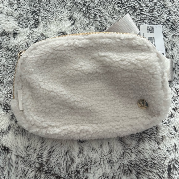 lululemon athletica Handbags - NWT Lululemon Athletica White Sherpa Crossbody Bag
